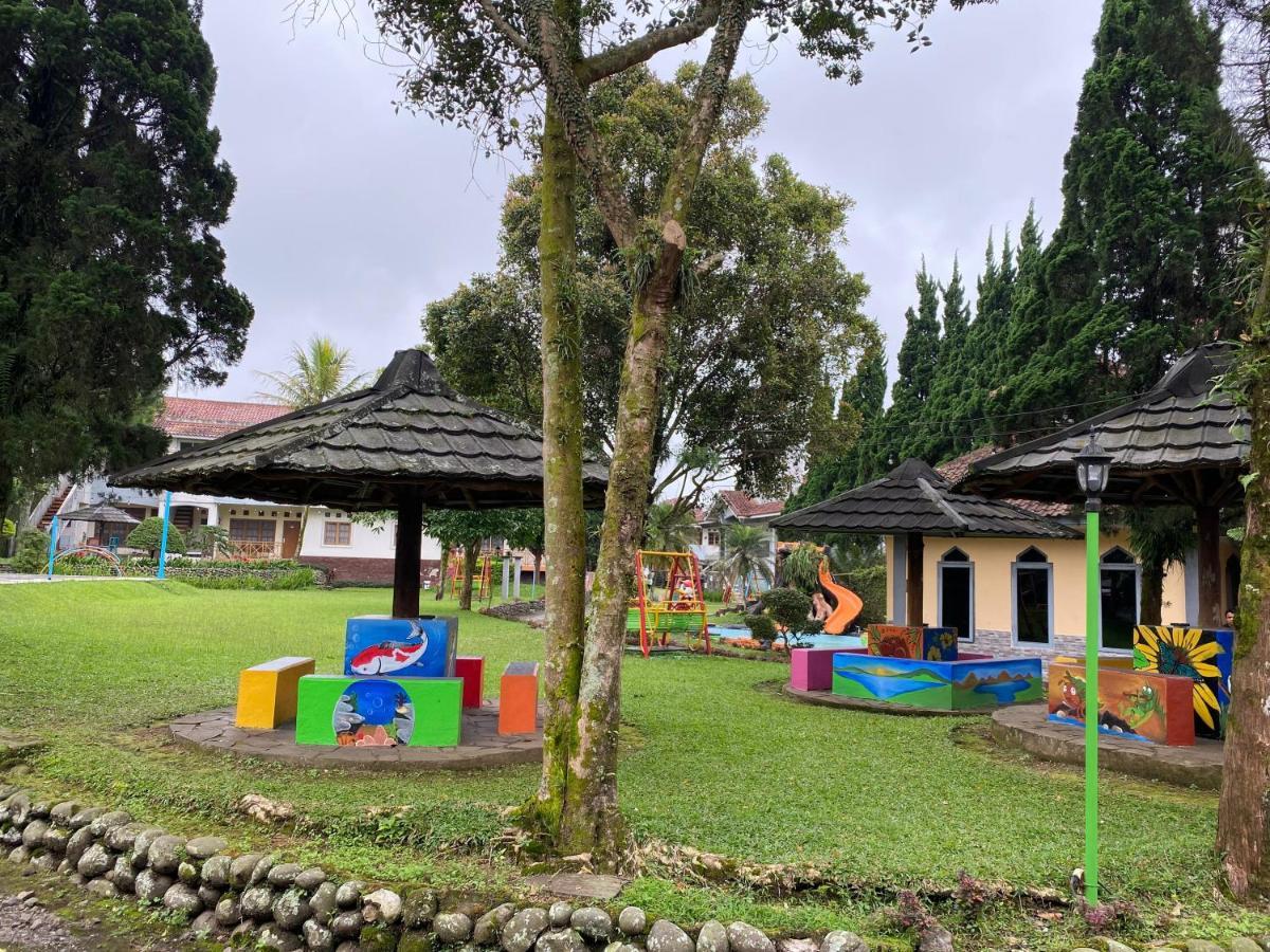 Hotel Puspa Sari เชียแตร์ ภายนอก รูปภาพ