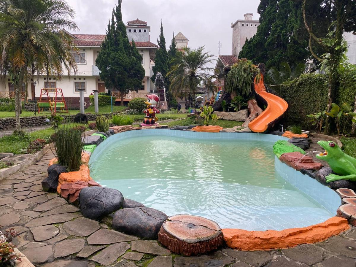 Hotel Puspa Sari เชียแตร์ ภายนอก รูปภาพ
