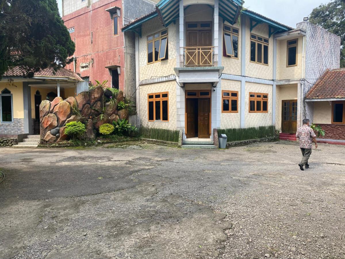 Hotel Puspa Sari เชียแตร์ ภายนอก รูปภาพ
