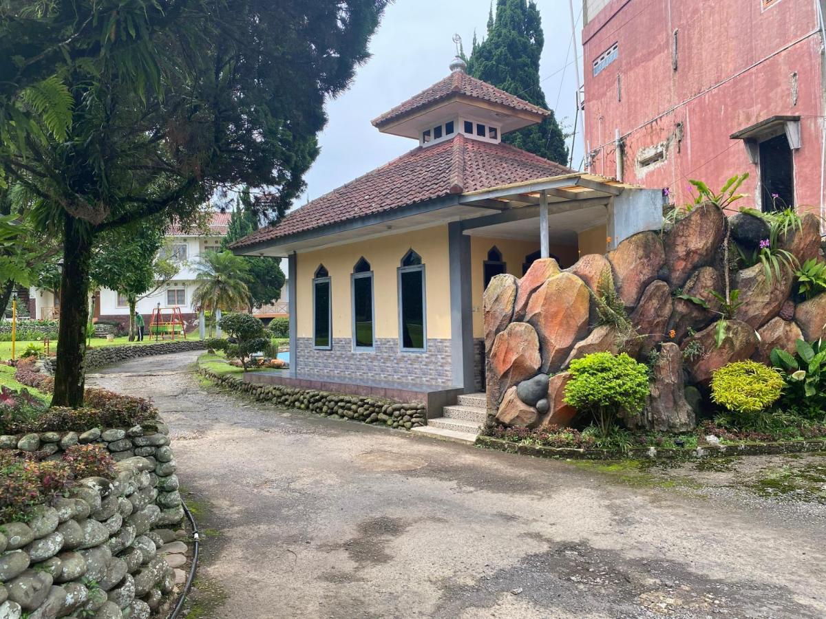 Hotel Puspa Sari เชียแตร์ ภายนอก รูปภาพ