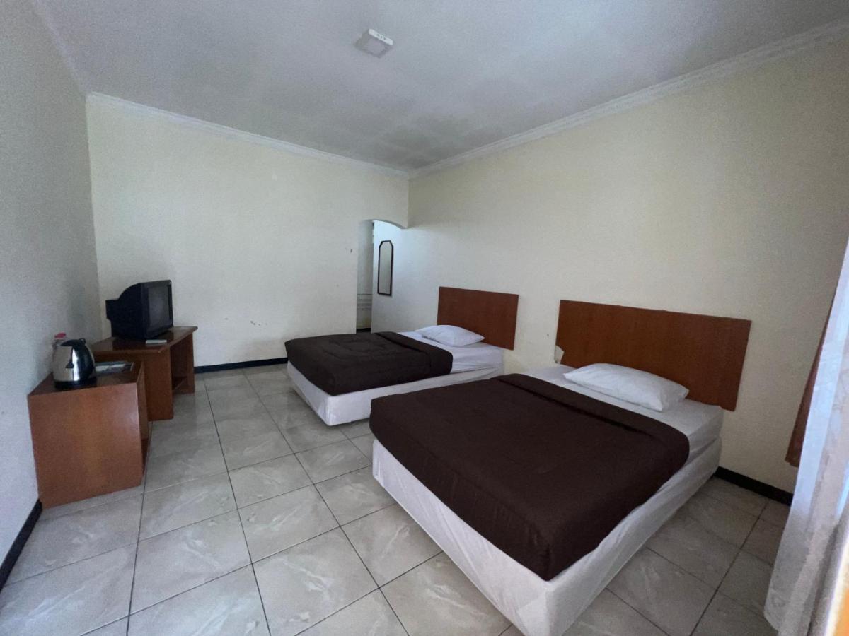 Hotel Puspa Sari เชียแตร์ ภายนอก รูปภาพ
